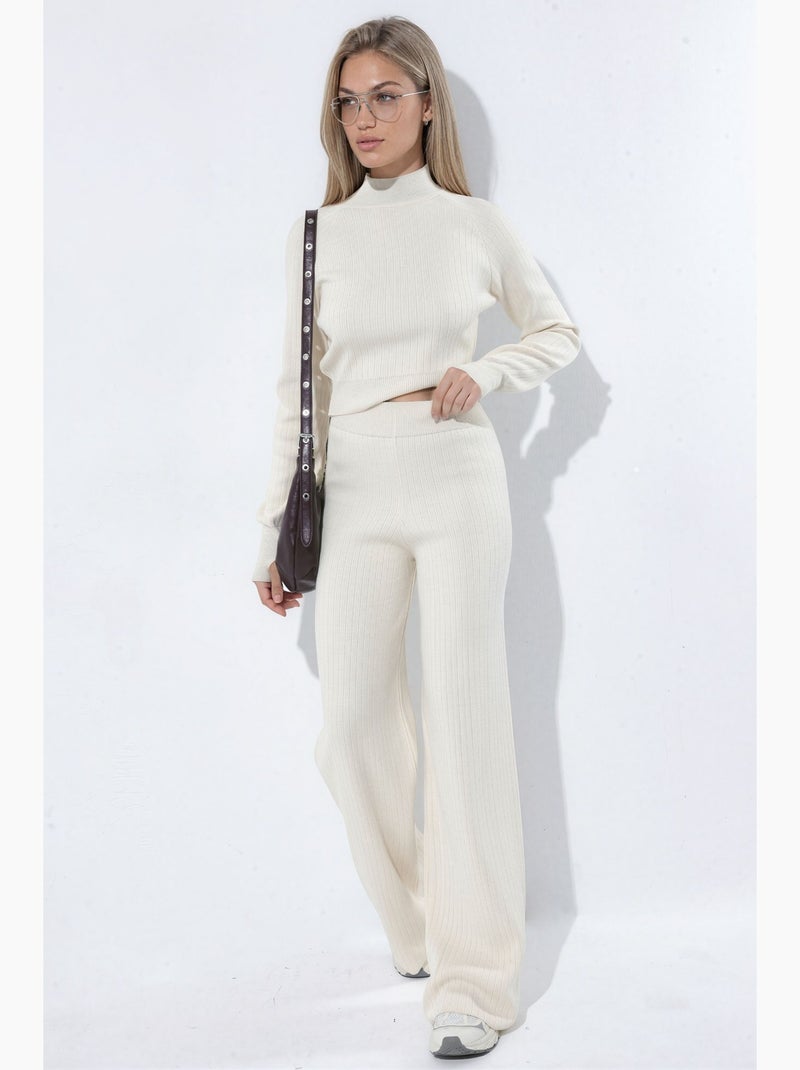 Set in maglia con maglione crop a mezzo collo alto e pantaloni hiccup Crema - Kiabi