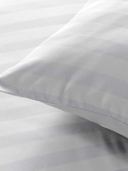 Set letto in microfibra cléo douceur d'intérieur - Kiabi Set letto in microfibra cléo douceur d'intérieur - Kiabi