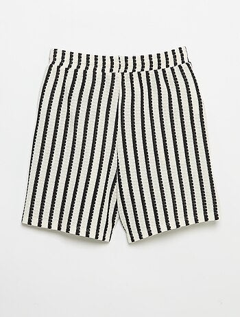 Short all'uncinetto a righe
