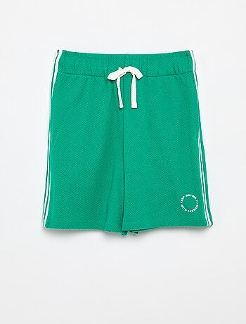 Short ampio con linee a contrasto sui lati