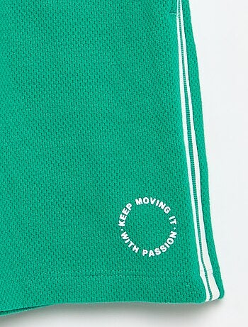 Short ampio con linee a contrasto sui lati
