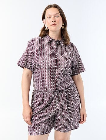 Short ampio con stampe ricamate