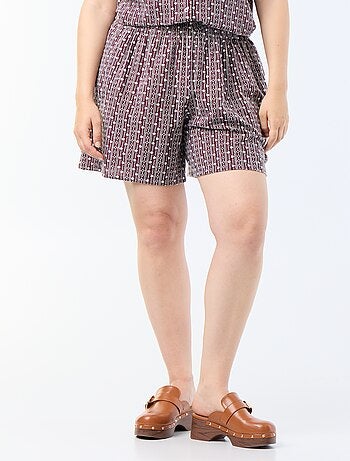 Short ampio con stampe ricamate