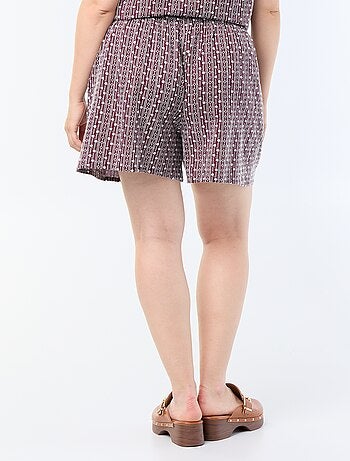 Short ampio con stampe ricamate
