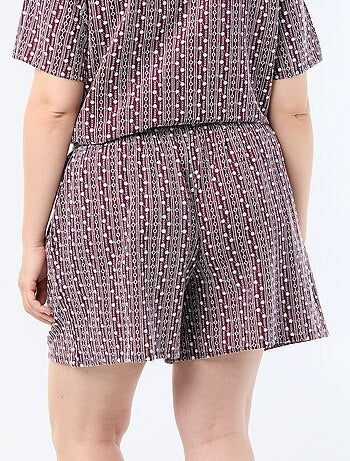Short ampio con stampe ricamate