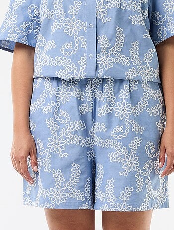 Short con ricami floreali