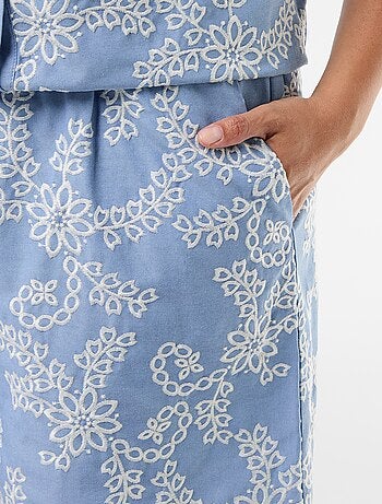 Short con ricami floreali