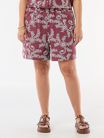 Short con ricami floreali