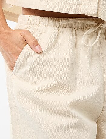 Short in jeans con elastico in vita