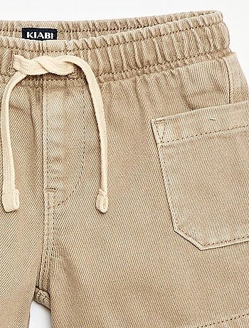 Short in twill con tasche applicate