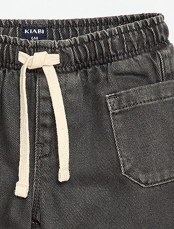 Short in twill con tasche applicate