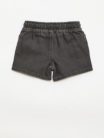 Short in twill con tasche applicate
