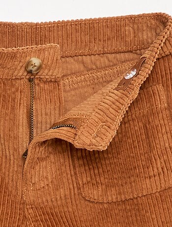 Short in velluto a coste con 2 tasche applicate
