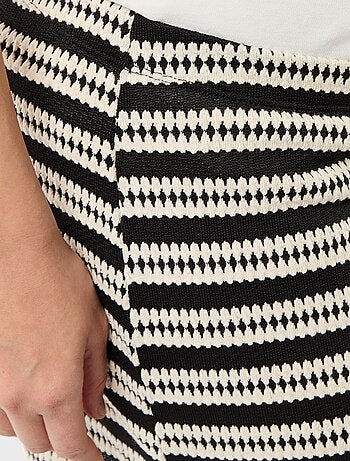 Short premaman all'uncinetto