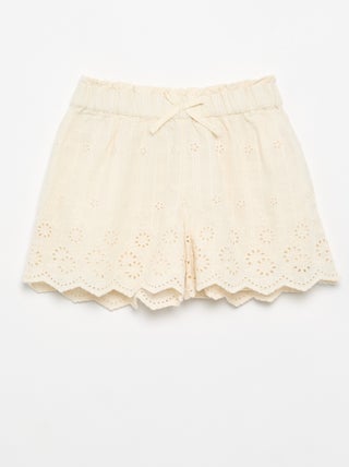 Short tinta unita con ricami sangallo