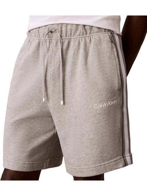 Short uomo calvin klein jeans in spugna con logo a nastro - Kiabi Short uomo calvin klein jeans in spugna con logo a nastro - Kiabi