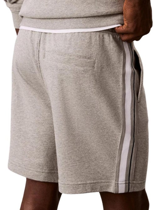 Short uomo calvin klein jeans in spugna con logo a nastro - Kiabi Short uomo calvin klein jeans in spugna con logo a nastro - Kiabi