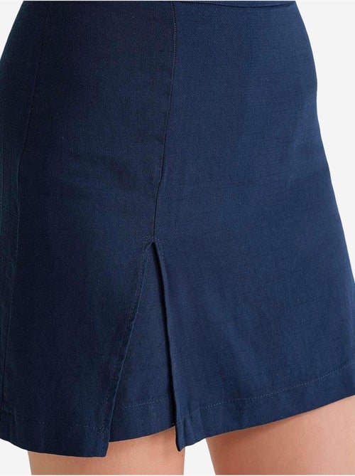 Shorts a vita alta con portafoglio sul davanti, cintura e dettaglio con spacco mixray - Kiabi Shorts a vita alta con portafoglio sul davanti, cintura e dettaglio con spacco mixray - Kiabi