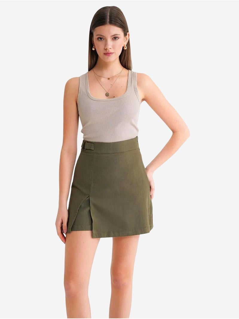 Shorts a vita alta con portafoglio sul davanti, cintura e dettaglio con spacco mixray Cachi - Kiabi