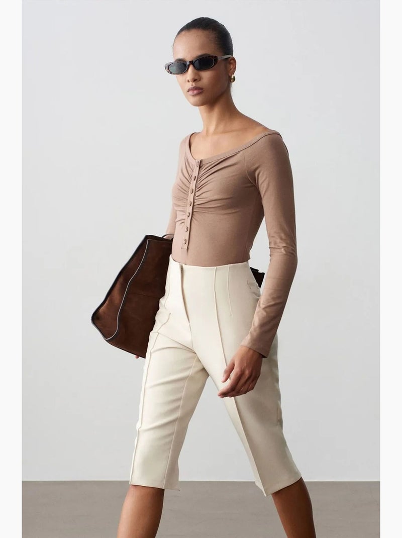 Shorts capri a vita alta dritti con spacco dilvin Crema - Kiabi