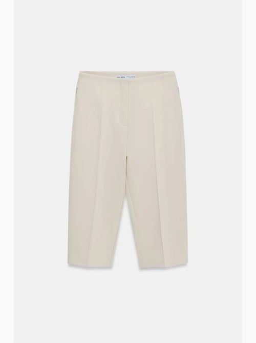 Shorts capri a vita alta dritti con spacco dilvin - Kiabi Shorts capri a vita alta dritti con spacco dilvin - Kiabi