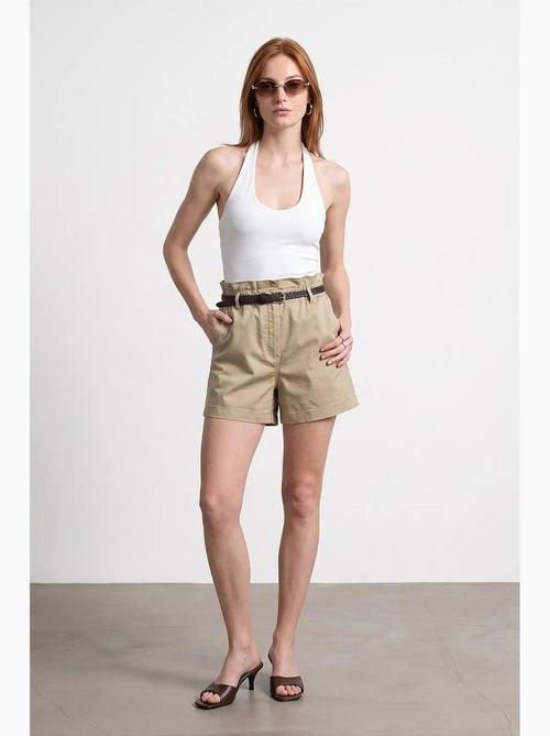 Shorts chino a vita alta con cintura dilvin - Kiabi Shorts chino a vita alta con cintura dilvin - Kiabi