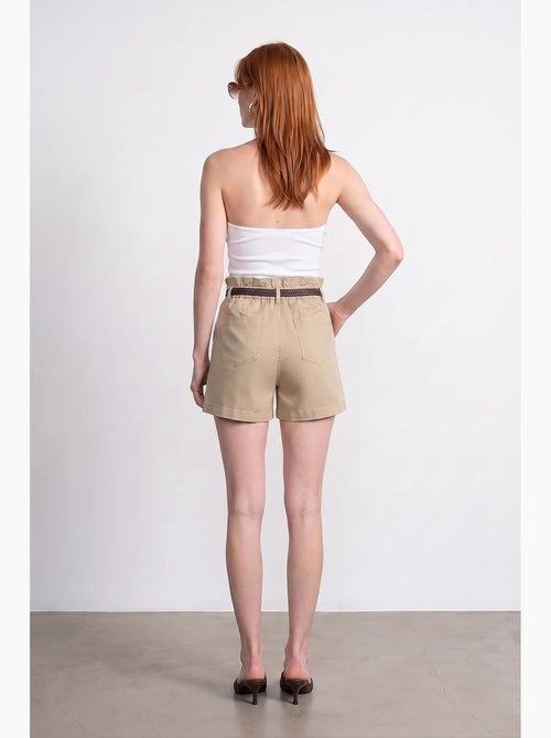 Shorts chino a vita alta con cintura dilvin - Kiabi Shorts chino a vita alta con cintura dilvin - Kiabi