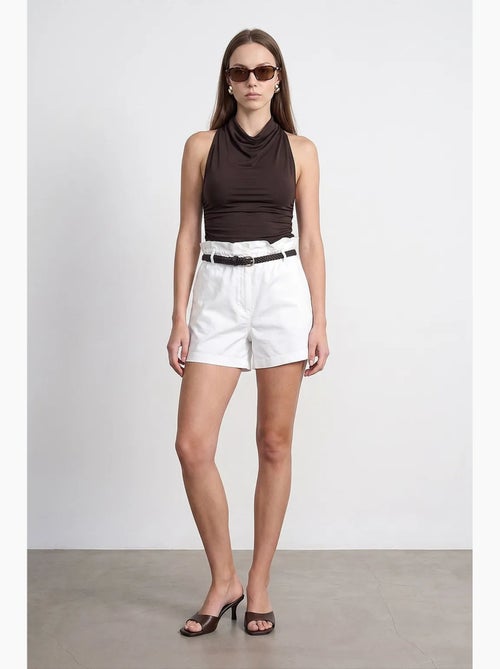 Shorts chino a vita alta con cintura dilvin - Kiabi Shorts chino a vita alta con cintura dilvin - Kiabi