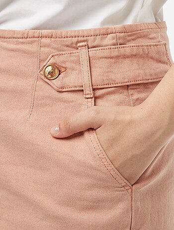 Shorts con bottoni dorati