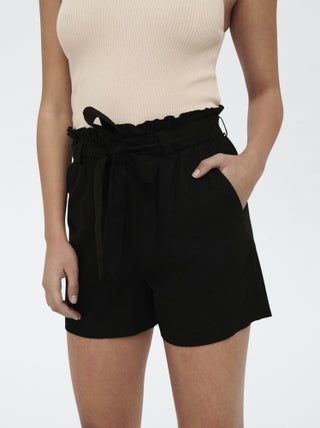 Shorts con vita elasticizzata con cordoncino da annodare 'JDY'