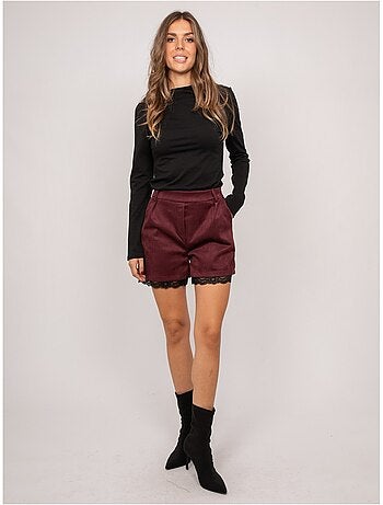 Shorts effetto suede con bordo in pizzo xabara