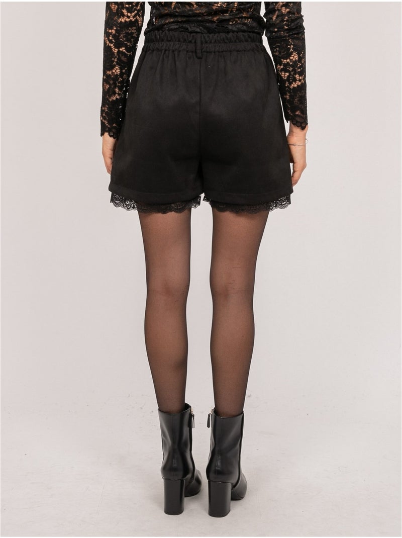 Shorts effetto suede con bordo in pizzo xabara Nero - Kiabi