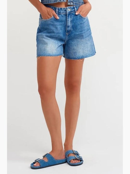 Shorts in denim a vita alta con chiusura a bottoni dilvin - Kiabi Shorts in denim a vita alta con chiusura a bottoni dilvin - Kiabi