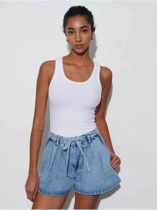 Shorts in denim di cotone a vita alta a gamba ampia dilvin - Kiabi Shorts in denim di cotone a vita alta a gamba ampia dilvin - Kiabi