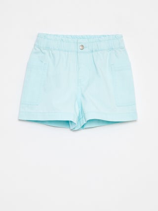 Shorts in denim tinta unita con tasche