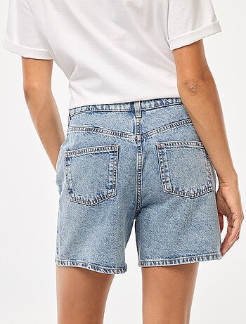 Shorts in jeans con ricami a fiori