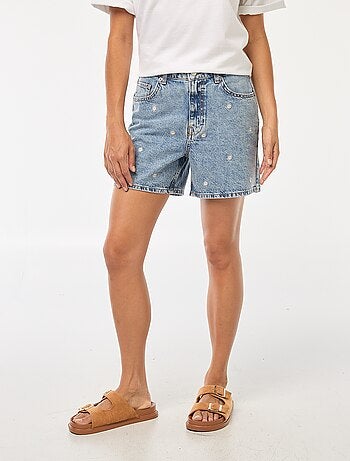 Shorts in jeans con ricami a fiori