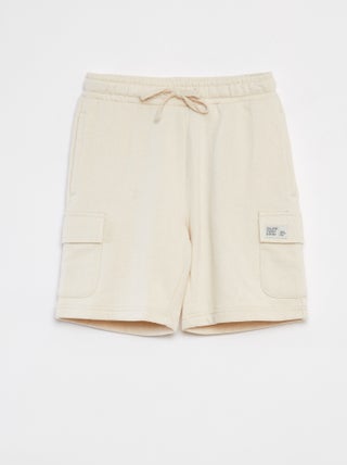 Shorts in tessuto felpato leggero con tasche con patta