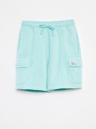 Shorts in tessuto felpato leggero con tasche con patta