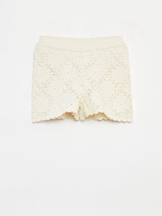 Shorts lavorati all'uncinetto con bordi ondulati