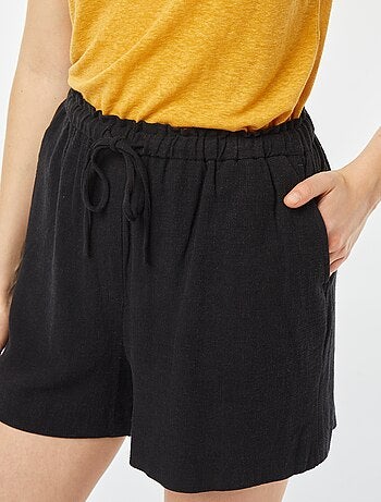 Shorts leggeri con cordoncini
