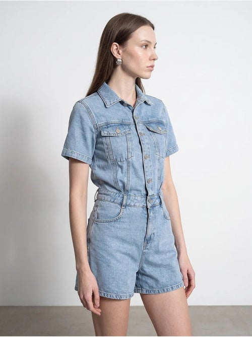 Shorts salopette in denim con colletto da camicia dilvin - Kiabi Shorts salopette in denim con colletto da camicia dilvin - Kiabi