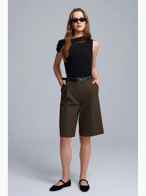 Shorts sartoriali a vita alta a gamba ampia dilvin - Kiabi Shorts sartoriali a vita alta a gamba ampia dilvin - Kiabi
