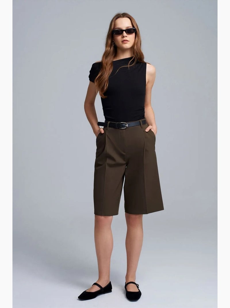 Shorts sartoriali a vita alta a gamba ampia dilvin Verde kaki - Kiabi