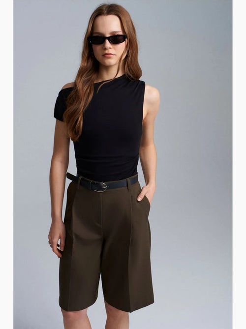Shorts sartoriali a vita alta a gamba ampia dilvin - Kiabi Shorts sartoriali a vita alta a gamba ampia dilvin - Kiabi
