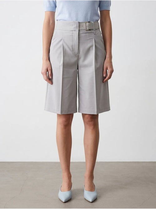 Shorts sartoriali a vita alta a gamba larga con cintura dilvin - Kiabi Shorts sartoriali a vita alta a gamba larga con cintura dilvin - Kiabi