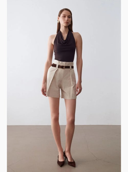 Shorts sartoriali a vita alta con cintura e gamba ampia dilvin - Kiabi Shorts sartoriali a vita alta con cintura e gamba ampia dilvin - Kiabi