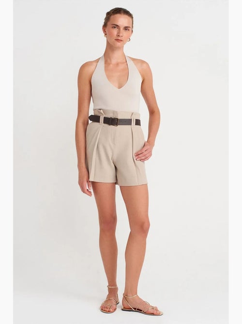 Shorts sartoriali in crêpe a vita alta con cintura dilvin - Kiabi Shorts sartoriali in crêpe a vita alta con cintura dilvin - Kiabi