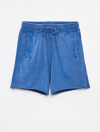 Shorts tinta unita con effetto delavé