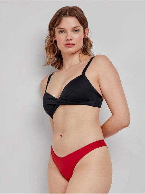 Slip bikini brasiliano taglio a v - Kiabi Slip bikini brasiliano taglio a v - Kiabi